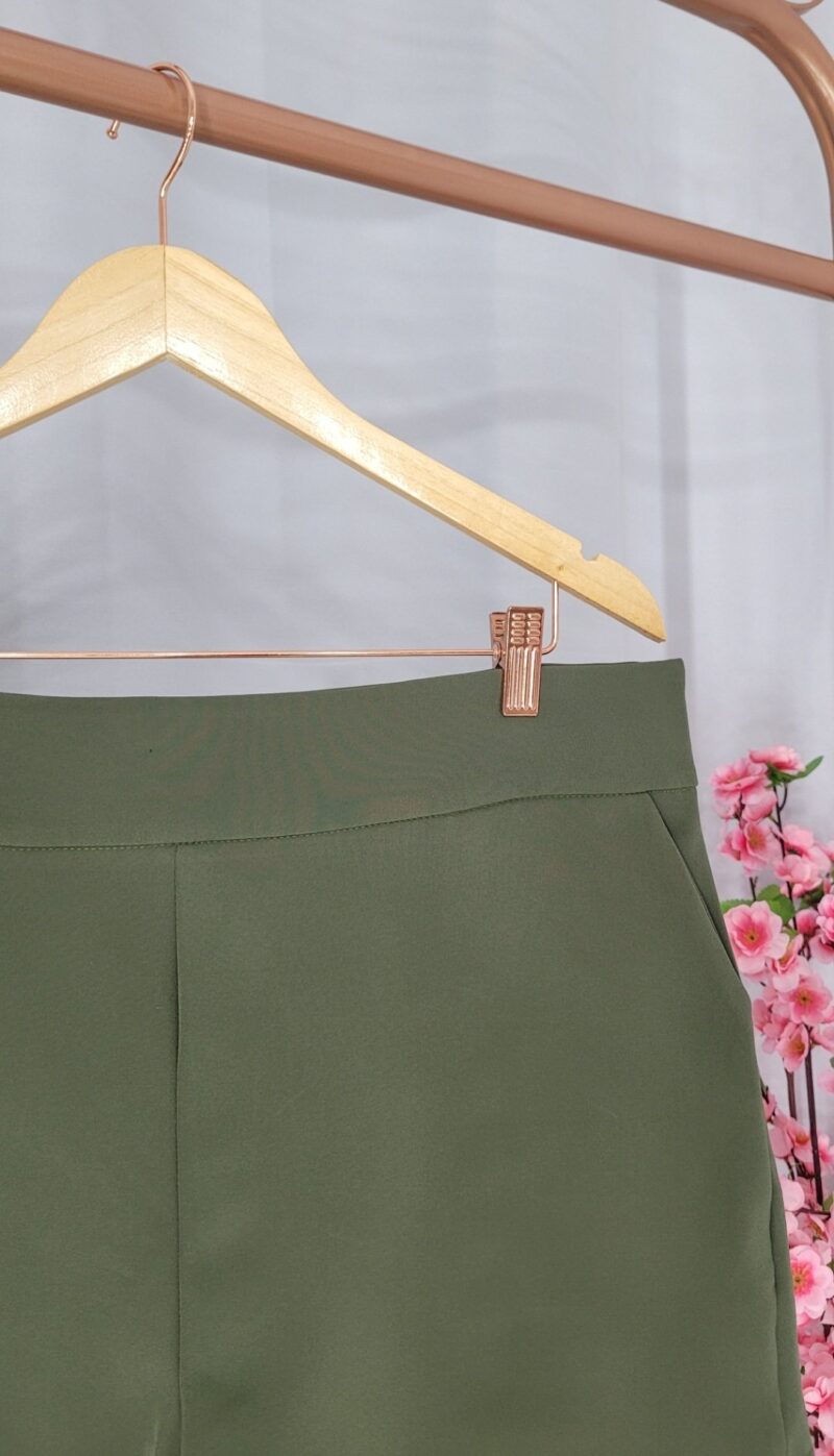 Short Preto e Verde Militar - Image 6