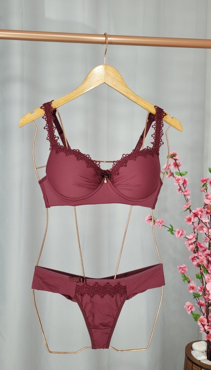 Lingerie Marsala