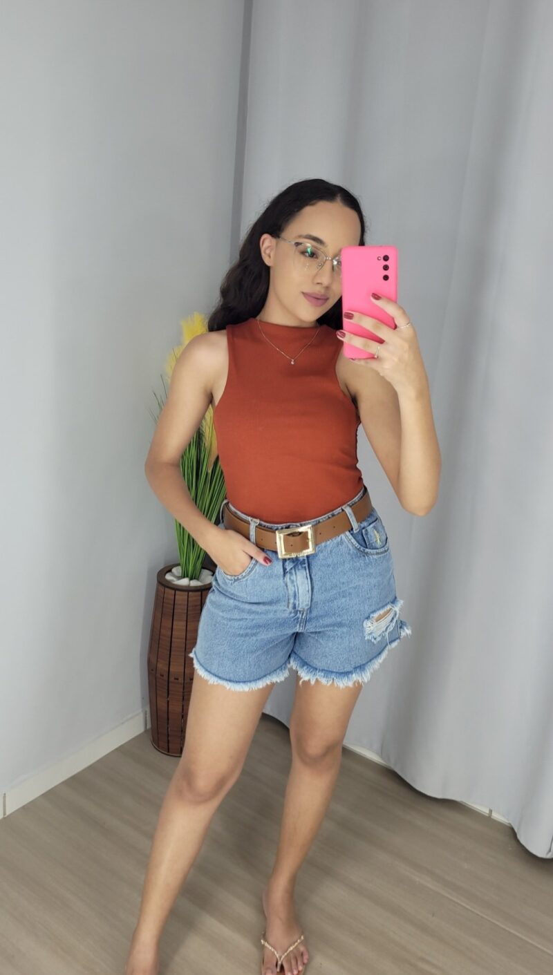 Look - Cropped Terracota e Short Jeans