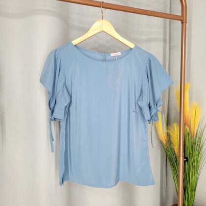 Blusa Azul e Preta
