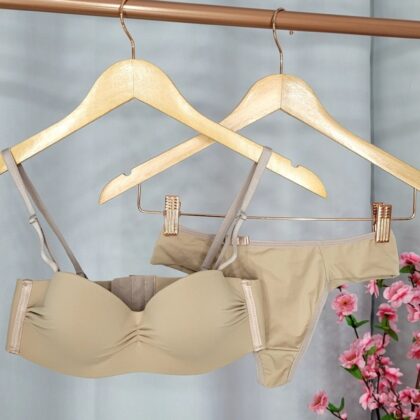 Lingerie Nude