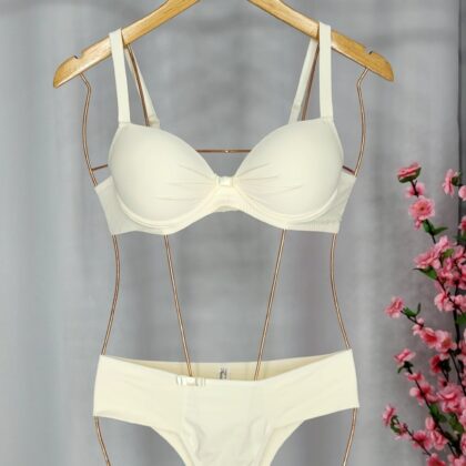 Lingerie Off