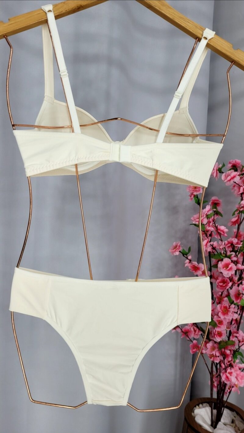 Lingerie Off - Image 2