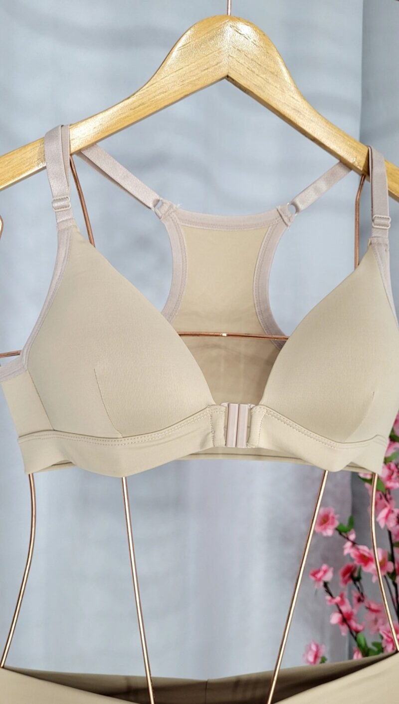 Lingerie Nude - Image 2